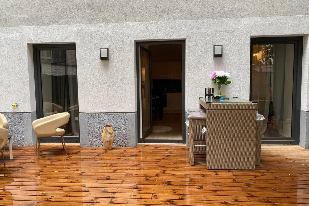 Atelier - With Garden Apartment